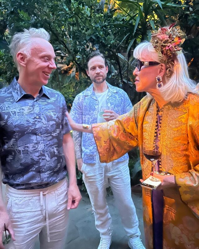 A magical night at Dawnridge with Mike White, cast of White Lotus, Hutton and Ruth, given by Jim Thompson Textiles who makes Tony Duquette fabrics and gorgeous silks!
Pure heaven and fun!! #magic #whitelotus #mikewhite #dawnridge #exotic